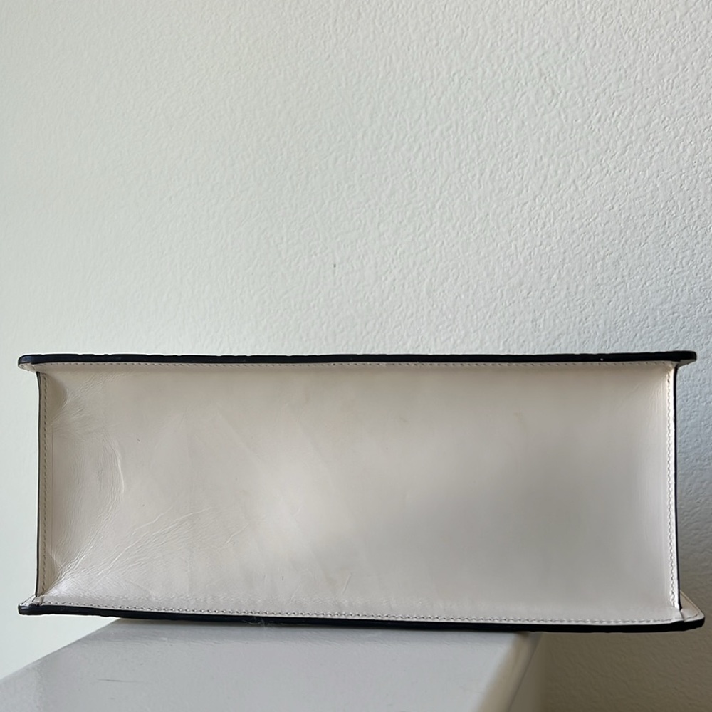 Gucci MM White and Red Leather Handbag - Picture 10 of 16